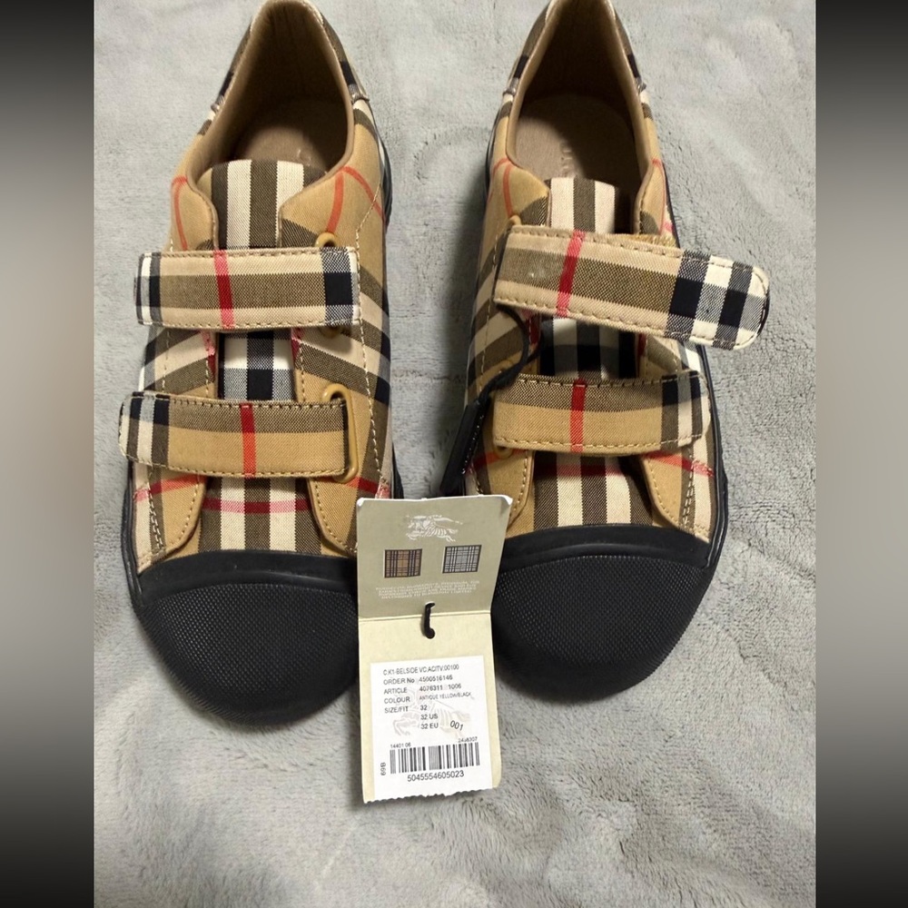 Burberry kids shoes
